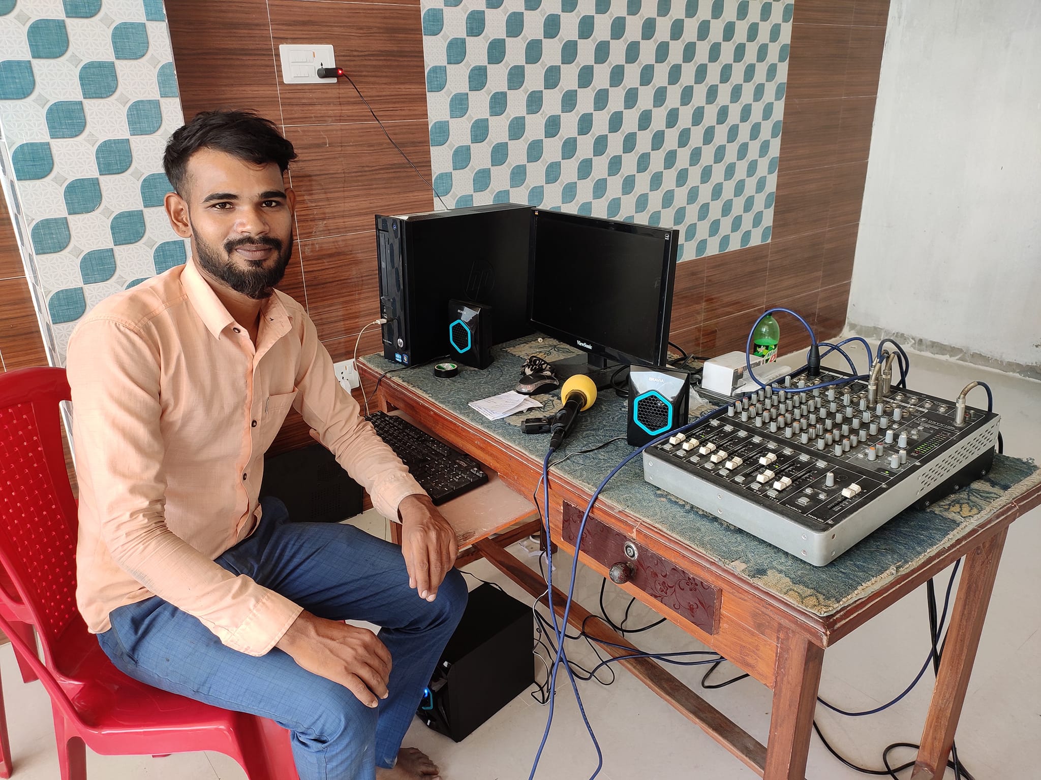 धनुषाको ढल्केवरमा पहिलो रेडियो एफएम खुल्यो, रेडियो ढल्केवर ९१.३ मेगाहर्जको परिक्षण प्रसारण सुरु